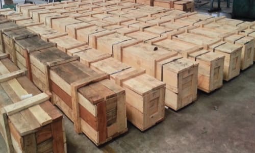 wooden box packing